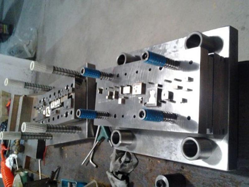 威宁模具制造-12